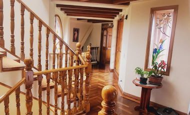 Vendo casa CHIA/CAMPESTRE, CONJUNTO, VEREDA LA BALSA, DOS PISOS, COMODA, AMPLIA, JARDINES, SALA COMEDOR CHIMENEA, BAR, COCINA, COMEDOR, AUXILIAR, HABI