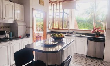 Vendo casa CHIA/CAMPESTRE, CONJUNTO, VEREDA LA BALSA, DOS PISOS, COMODA, AMPLIA, JARDINES, SALA COMEDOR CHIMENEA, BAR, COCINA, COMEDOR, AUXILIAR, HABI