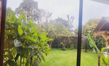 Vendo casa CHIA/CAMPESTRE, CONJUNTO, VEREDA LA BALSA, DOS PISOS, COMODA, AMPLIA, JARDINES, SALA COMEDOR CHIMENEA, BAR, COCINA, COMEDOR, AUXILIAR, HABI