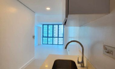 FOR RENT New Studio Condo Unit in 38 Park Avenue, Cebu IT Park, Cebu City.