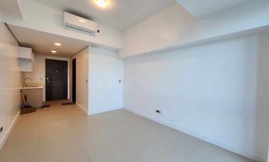 FOR RENT New Studio Condo Unit in 38 Park Avenue, Cebu IT Park, Cebu City.