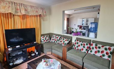 Amplia casa en Santa Juana