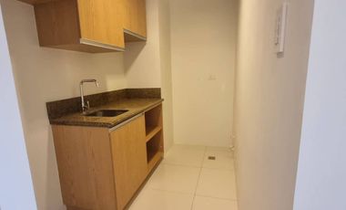Ready for occupancy condominium in Bonifacio global city the fort Taguig one bedroom