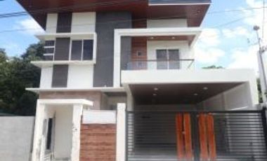 Modern House and Lot inside Filinvest 2 with 5 Bedrooms and 4 Car Garage For Sale PH2109