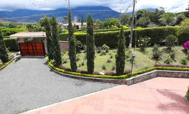 VENDO HERMOSA CASA DE LUJO ESTILO CALIFORNIANO COMPLETAMENTE AMOBLADA