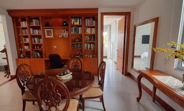 VENDO HERMOSA CASA DE LUJO ESTILO CALIFORNIANO COMPLETAMENTE AMOBLADA