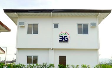 4 Bedroom Medium Sized Home in Hausland Subic Along the National Road