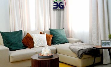4 Bedroom Medium Sized Home in Hausland Subic Along the National Road