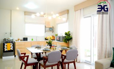 4 Bedroom Medium Sized Home in Hausland Subic Along the National Road