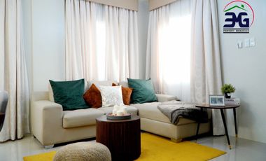 4 Bedroom Medium Sized Home in Hausland Subic Along the National Road