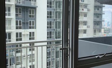 Condominium in Ortigas Pasig along C5 | 20K Monthly 1-BR 31 sqm w/ balcony