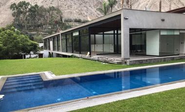 Impecable residencia en La Planicie