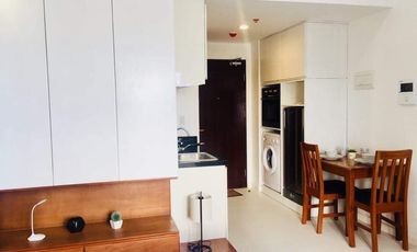 RUSH SALE! MODERN STUDIO WITH SEAVIEW BALCONY IN NORTHSTAR. NEAR CEBU DOCTOR'S UNIVERSITY-MANDAUE CEBU.