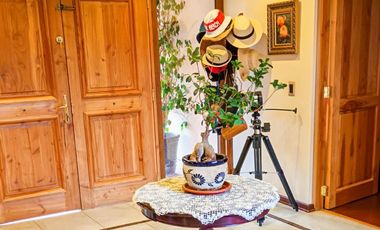 🏠León Propiedades vende o arrienda hermosa casa en sector Los Naranjos , Curacavi🏠