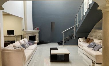 CASA EN VENTA EN RESIDENCIAL LOS LAURELES.
