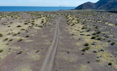 Se vende Terreno frente al Mar