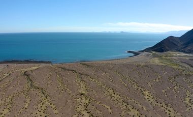 Se vende Terreno frente al Mar