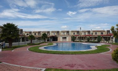 Casa en PRIVADA con vigilancia y ALBERCA