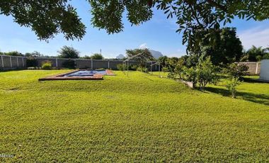 Terreno de 2,632.80 m2, totalmente bardeado, con casa y alberca privada Jonacatepec Morelos