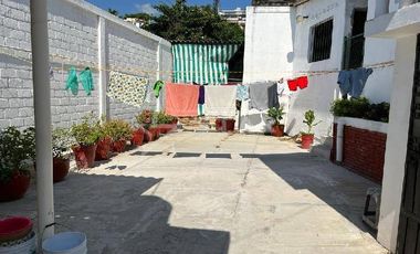 CASA CON OFICINAS EN MOZIMBA