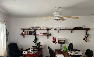 CASA CON OFICINAS EN MOZIMBA