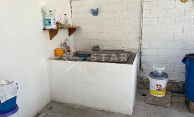 CASA CON OFICINAS EN MOZIMBA