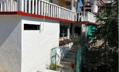 CASA CON OFICINAS EN MOZIMBA