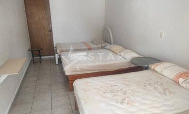 CASA CON OFICINAS EN MOZIMBA