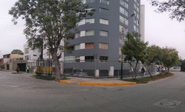 SURCO VENTA DEPARTAMENTO 1ER PISO SEMI-AMOBLADO 3 DORM 3 BAÑOS A/SERVICIO + COCHERA US $ 119,000