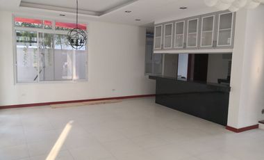 4BR HOUSE AND LOT FOR SALE IN MERVILLE