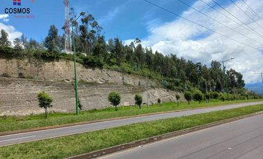 Terreno de venta en Otavalo al filo de la panamericana, 24.000 m2