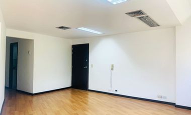 PR18359 Oficina en venta en el sector Manila