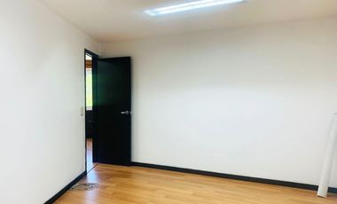 PR18359 Oficina en venta en el sector Manila