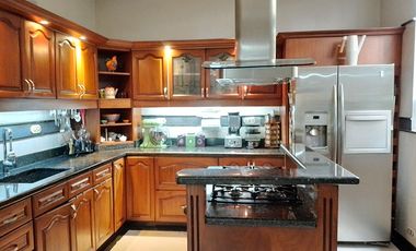 PR16707Casa en venta en el sector Loma de los Gonsalez, Medellin