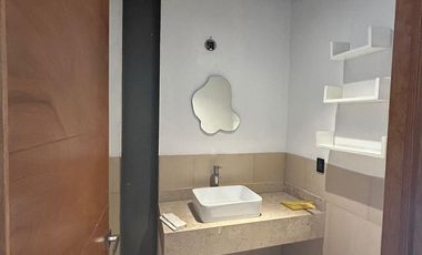 RENTA DE 2 LOCALES EN CORREGIDORA, BIEN UBICADOS DENTRO DE PLAZA CALLE SECUNDARIA