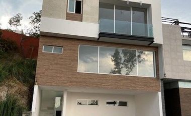 HERMOSA RESIDENCIA A ESTRENAR EN ZONA ESMERALDA CON ROOF GARDEN Y VISTA HACIA LA PRESA
