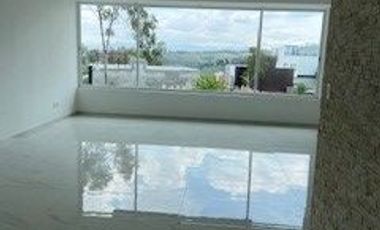 HERMOSA RESIDENCIA A ESTRENAR EN ZONA ESMERALDA CON ROOF GARDEN Y VISTA HACIA LA PRESA