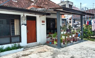 Rumah Luas Hanya 200 meter dari Jalan Taman Siswa