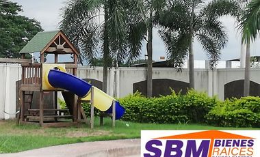 EN MACHALA PENSANDO EN FAMILIAS GRANDES CASAS EN URB. PRIVADA DE 4 DORMITORIOS C/U CON BAÑO