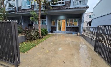 Townhouse for sale and rent, Villagegio Bangna, beautiful new house, warm minimalist decoration. Lots of usable space