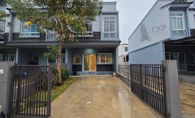 Townhouse for sale and rent, Villagegio Bangna, beautiful new house, warm minimalist decoration. Lots of usable space