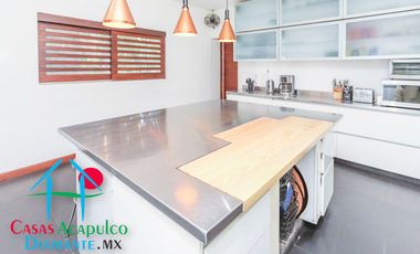 Hermosa casa en renta vacacional para 18 personas. Alberca y vista al mar