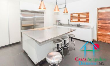 Hermosa casa en renta vacacional para 18 personas. Alberca y vista al mar
