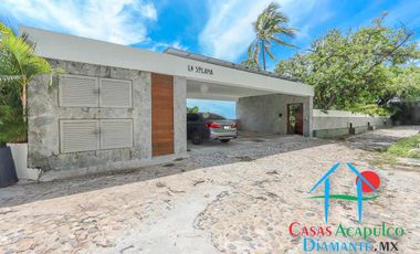Hermosa casa en renta vacacional para 18 personas. Alberca y vista al mar