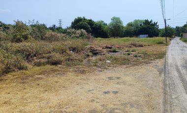 Se Vende de terreno de 2,500 m2 en la colonia los Pinos, de Jiutepec, Mor.