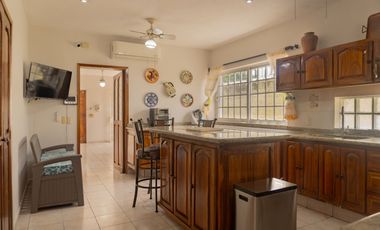 Casa en venta en Gaviotas, Puerto Vallarta, con alberca privada y paneles solares