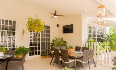 Casa en venta en Gaviotas, Puerto Vallarta, con alberca privada y paneles solares