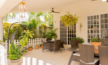 Casa en venta en Gaviotas, Puerto Vallarta, con alberca privada y paneles solares