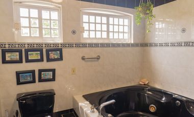 Casa en venta en Gaviotas, Puerto Vallarta, con alberca privada y paneles solares