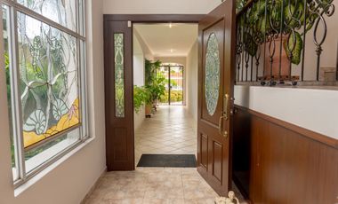 Casa en venta en Gaviotas, Puerto Vallarta, con alberca privada y paneles solares